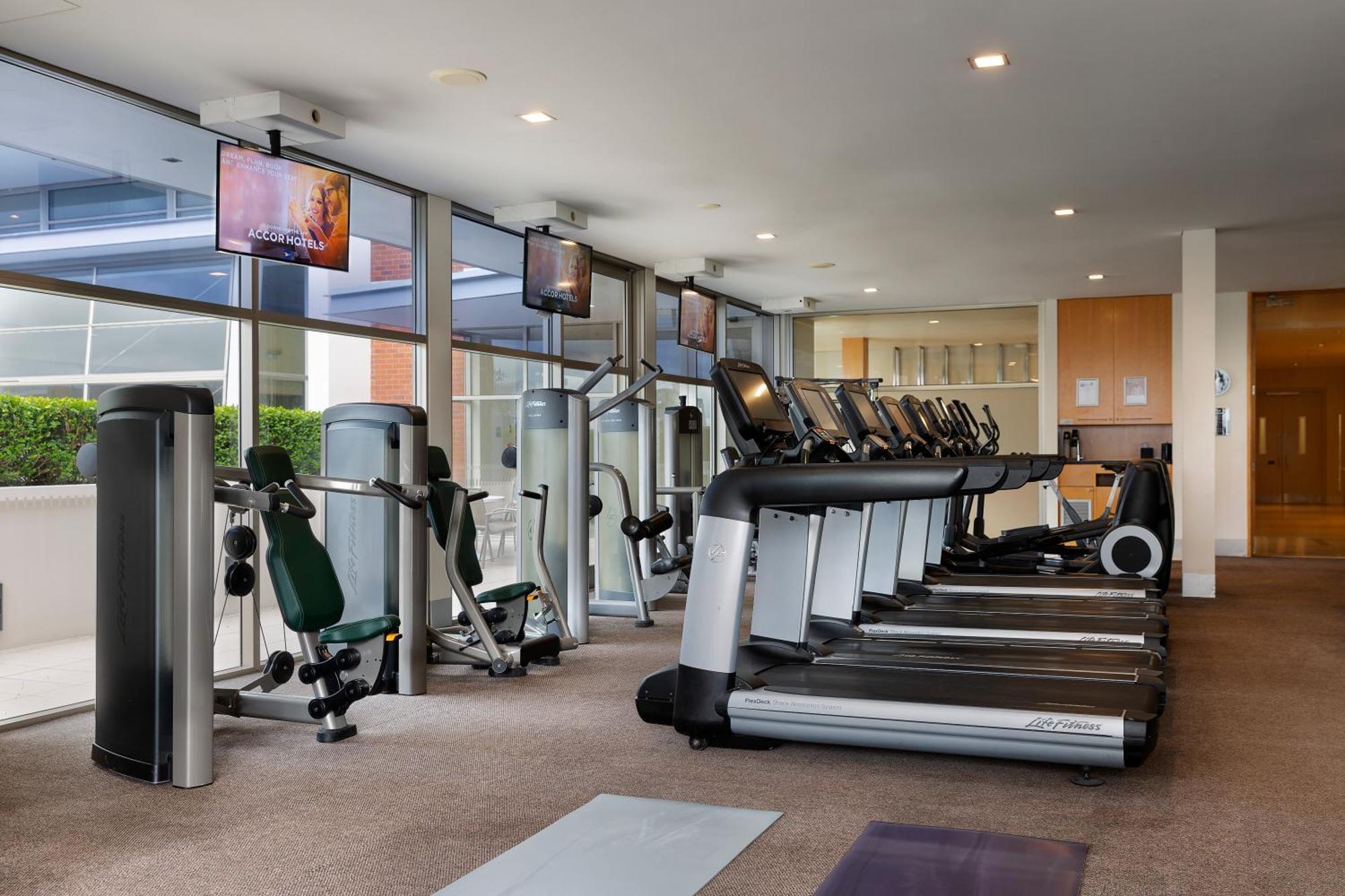 Pullman Auckland Hotel & Apartments Eksteriør bilde The gym at the hotel